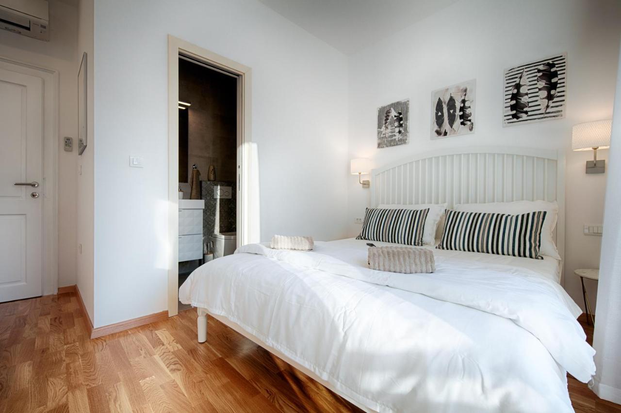 Seafront Rooms Koluna Komiza Bagian luar foto