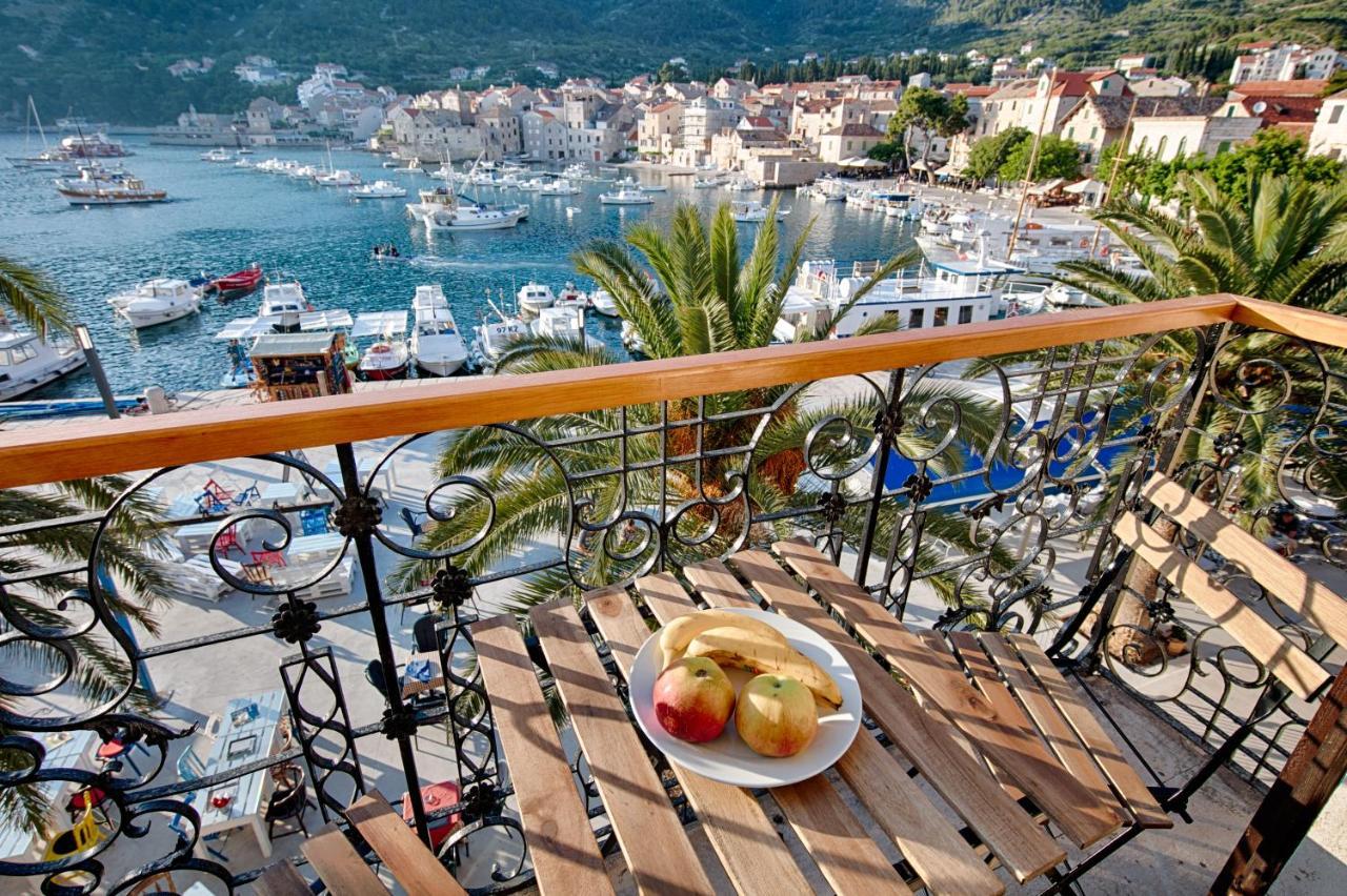 Seafront Rooms Koluna Komiza Bagian luar foto
