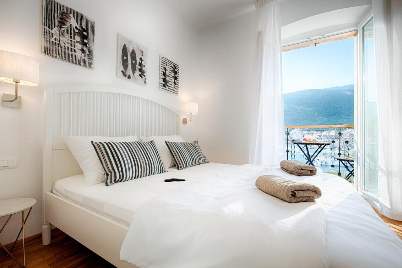 Seafront Rooms Koluna Komiza Bagian luar foto