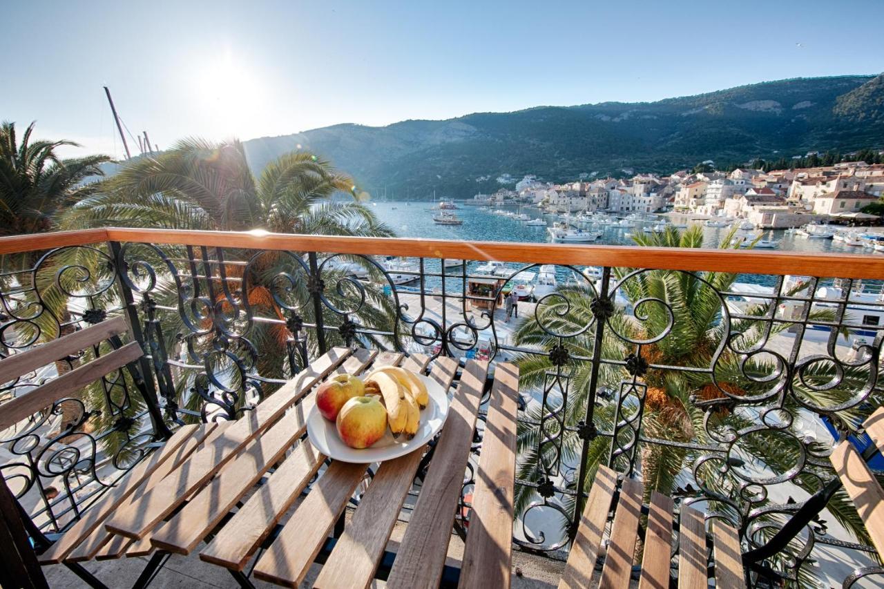 Seafront Rooms Koluna Komiza Bagian luar foto