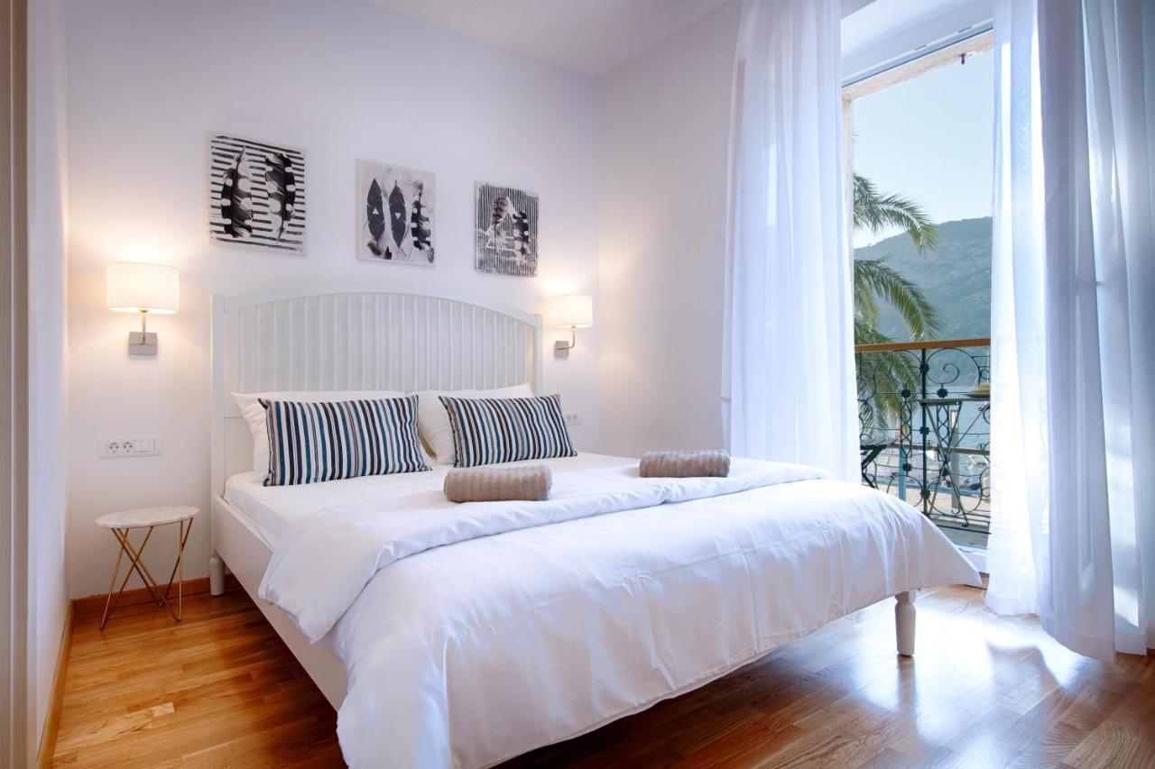 Seafront Rooms Koluna Komiza Bagian luar foto