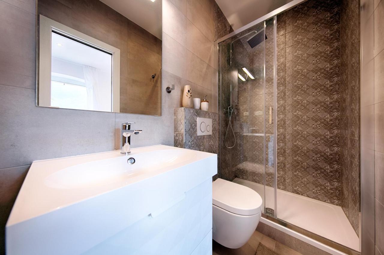 Seafront Rooms Koluna Komiza Bagian luar foto