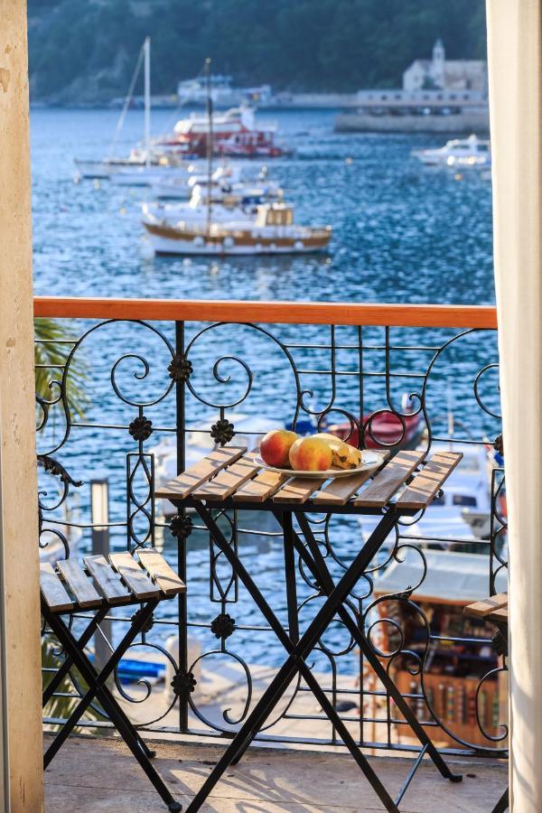 Seafront Rooms Koluna Komiza Bagian luar foto