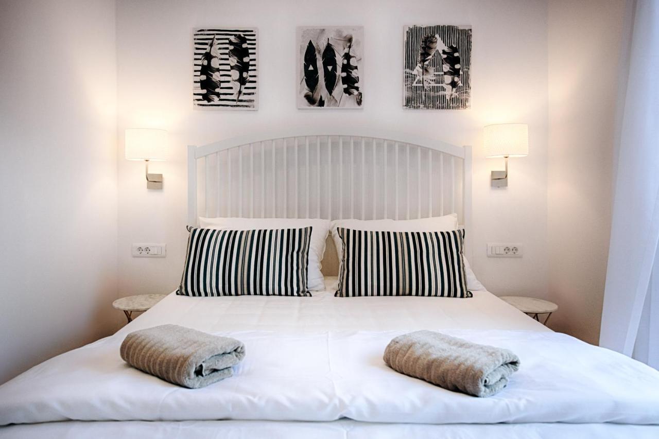 Seafront Rooms Koluna Komiza Bagian luar foto